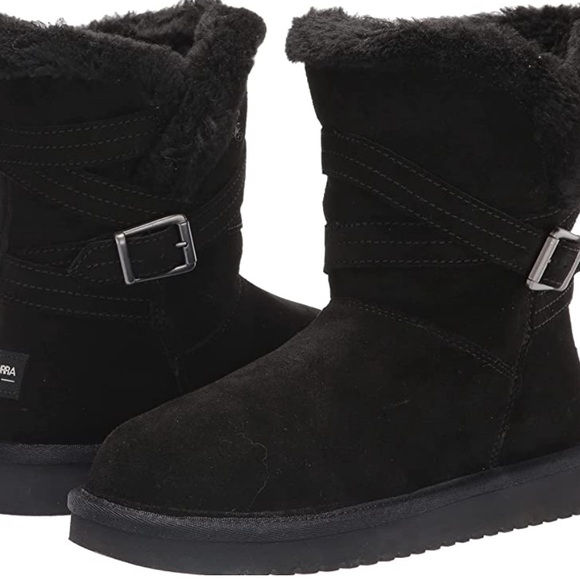 Women's B Grade UGG Delene Short Boot in Black - Picture 1 of 4